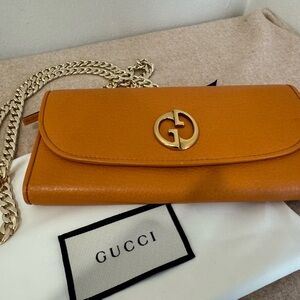 GUCCI Long Interlocking G Orange Wallet in EUC with unbranded chain provided